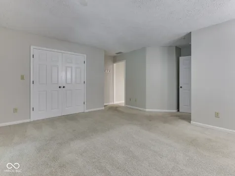 2064 Oldfields Circle North Drive Indianapolis IN 46228