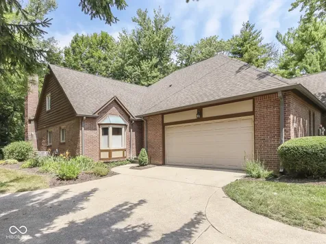 2064 Oldfields Circle North Drive Indianapolis IN 46228