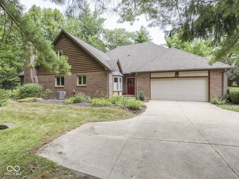 2064 Oldfields Circle North Drive Indianapolis IN 46228