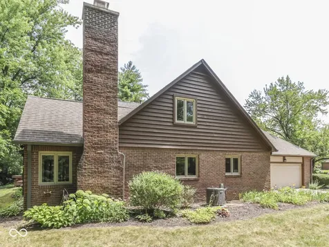 2064 Oldfields Circle North Drive Indianapolis IN 46228