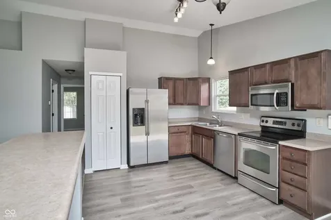 12983 Quarterback Lane Fishers IN 46037