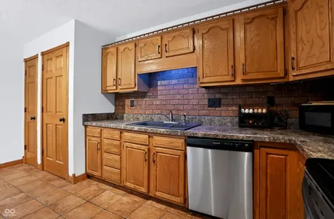 8265 S Metzel Lane Nineveh IN 46164