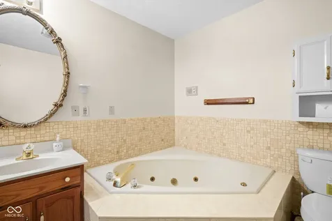 4052 Mary Kay Drive Indianapolis IN 46221