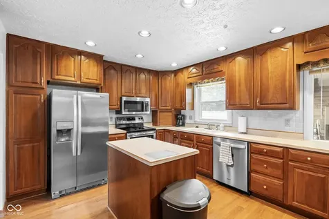 4052 Mary Kay Drive Indianapolis IN 46221