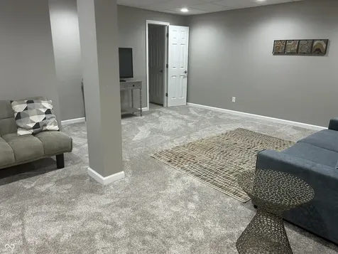 3256 Muriel Place Columbus IN 47203