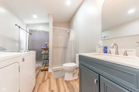 1004 Washington Street Hope IN 47246