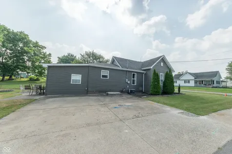 1004 Washington Street Hope IN 47246