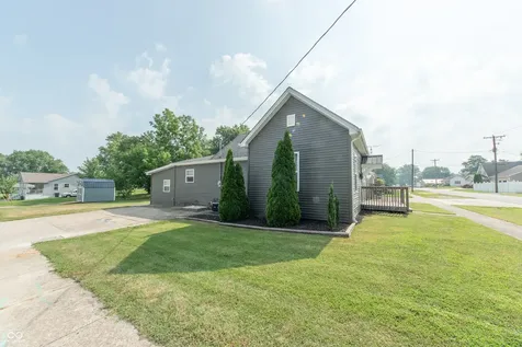 1004 Washington Street Hope IN 47246
