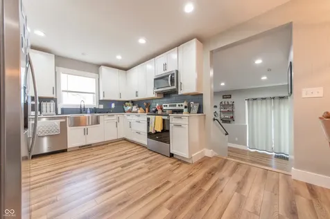 1004 Washington Street Hope IN 47246