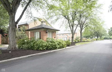 8503 Canterbury W Indianapolis IN 46260