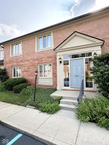 8503 Canterbury W Indianapolis IN 46260