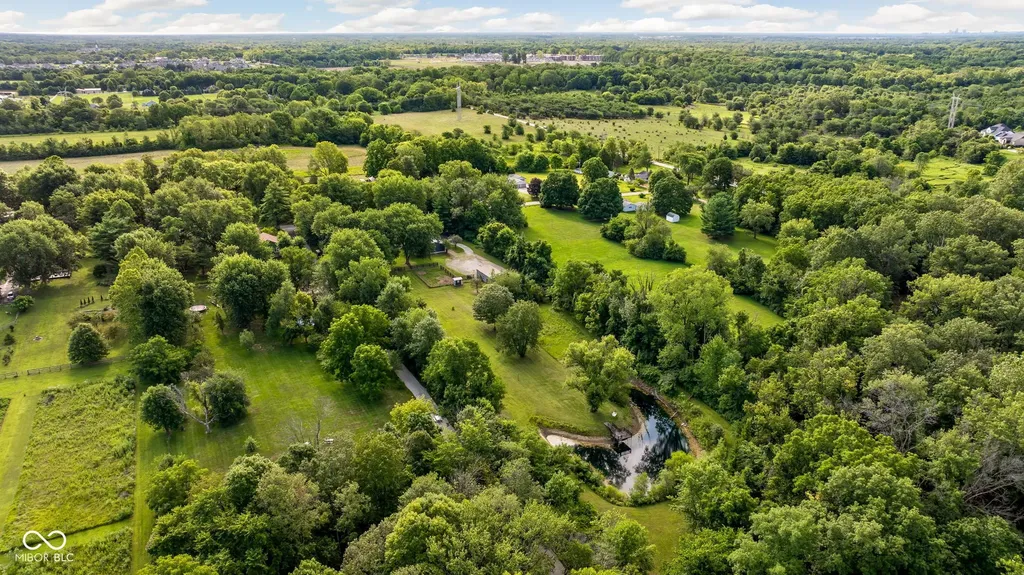 544 Amos Drive Zionsville IN 46077