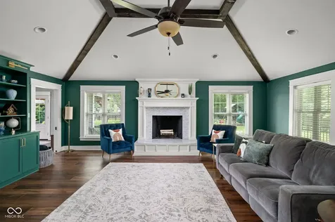 544 Amos Drive Zionsville IN 46077