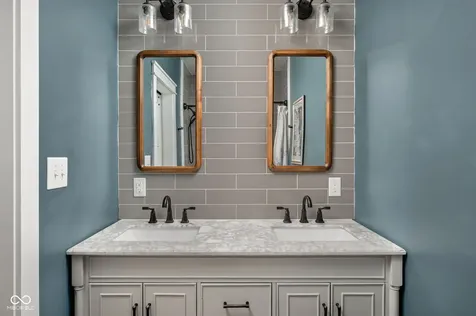 544 Amos Drive Zionsville IN 46077