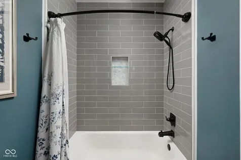 544 Amos Drive Zionsville IN 46077