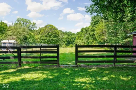 544 Amos Drive Zionsville IN 46077