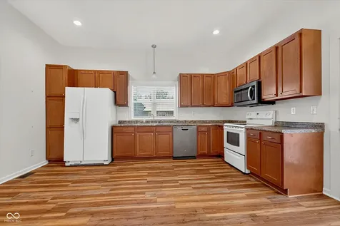 203 W Union Street Waynetown IN 47990