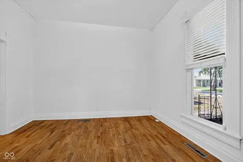 203 W Union Street Waynetown IN 47990