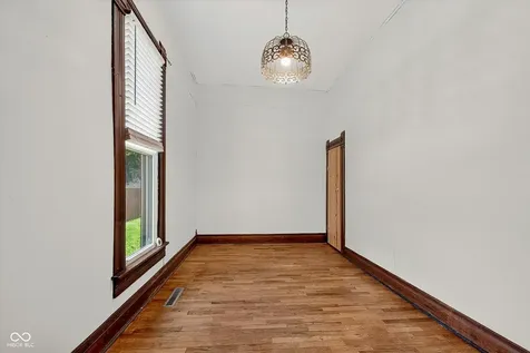 203 W Union Street Waynetown IN 47990