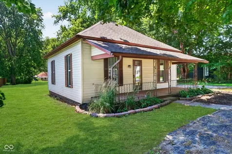 203 W Union Street Waynetown IN 47990