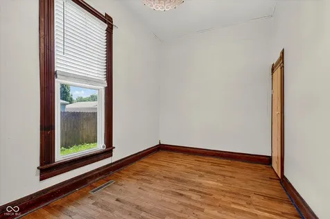 203 W Union Street Waynetown IN 47990