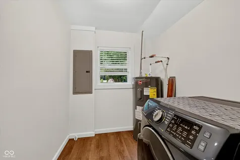 203 W Union Street Waynetown IN 47990
