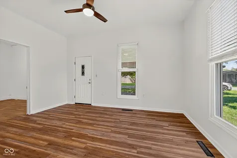 203 W Union Street Waynetown IN 47990