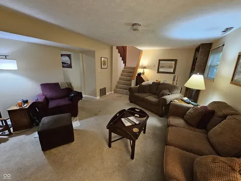 7534 Carolling Way Indianapolis IN 46237