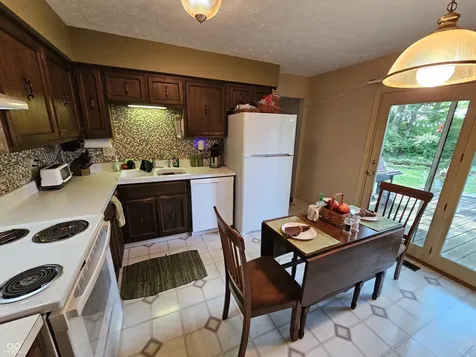 7534 Carolling Way Indianapolis IN 46237