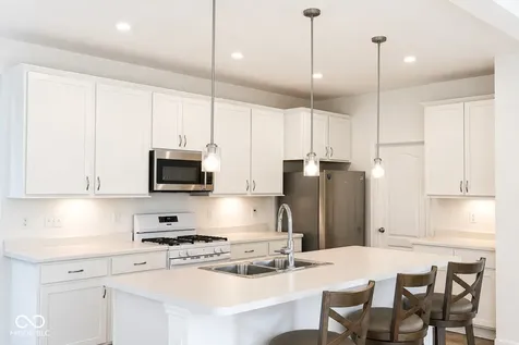 1069 Gatewick Court Greenwood IN 46143