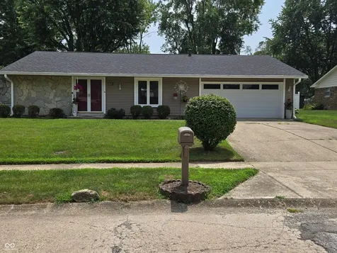 8221 Orchid Lane Indianapolis IN 46219