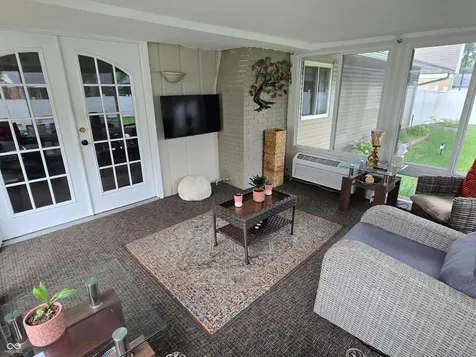 8221 Orchid Lane Indianapolis IN 46219