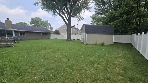 8221 Orchid Lane Indianapolis IN 46219