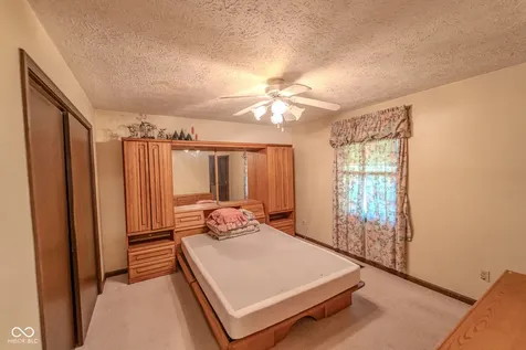 1073 N 350 W Greenfield IN 46140