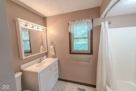 1073 N 350 W Greenfield IN 46140