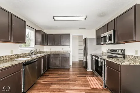 14136 Country Breeze Lane Fishers IN 46038