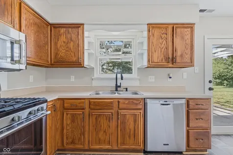 528 Tanninger Drive Indianapolis IN 46239
