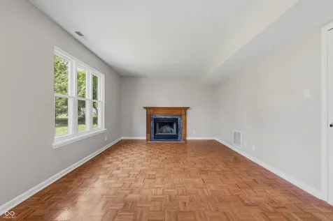 528 Tanninger Drive Indianapolis IN 46239