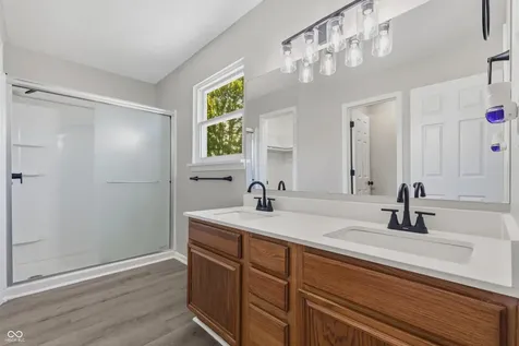 528 Tanninger Drive Indianapolis IN 46239