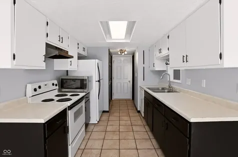 7606 Farm View Circle E Indianapolis IN 46256
