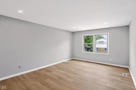 7606 Farm View Circle E Indianapolis IN 46256