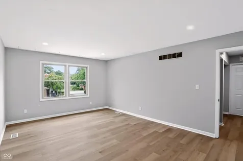 7606 Farm View Circle E Indianapolis IN 46256
