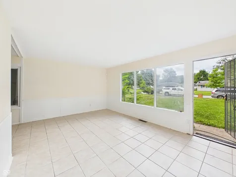 4338 Thrush Drive Indianapolis IN 46222