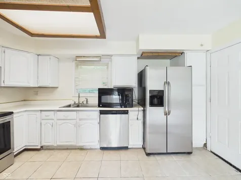 4338 Thrush Drive Indianapolis IN 46222
