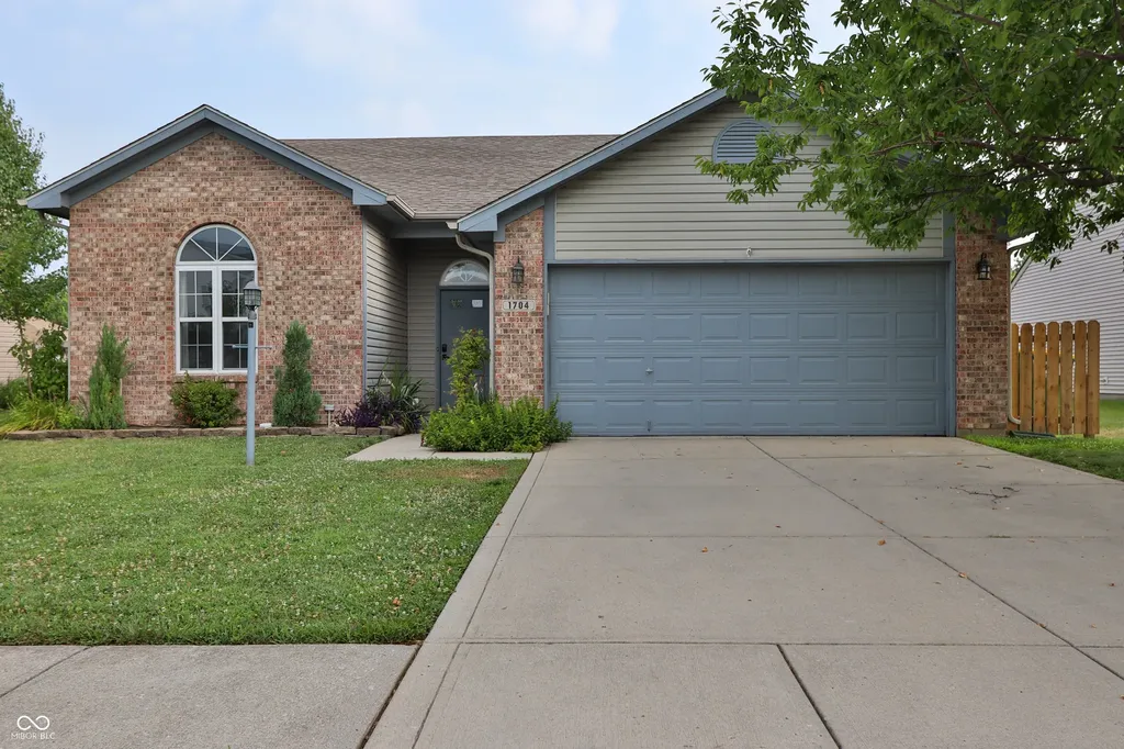 1704 Creekside Drive Brownsburg IN 46112