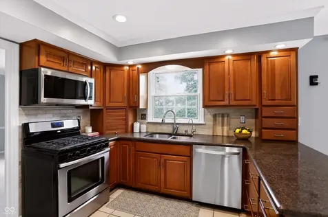 7148 E 65th Street Indianapolis IN 46256