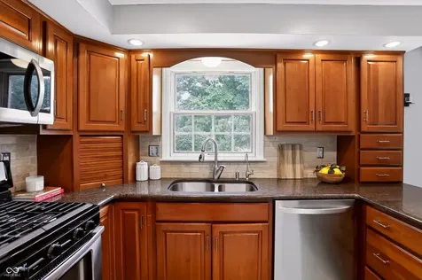 7148 E 65th Street Indianapolis IN 46256