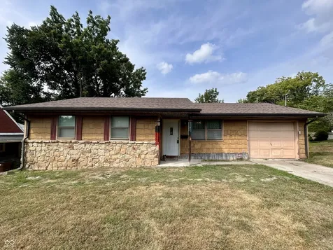 1009 W Walnut Brownstown IN 47220