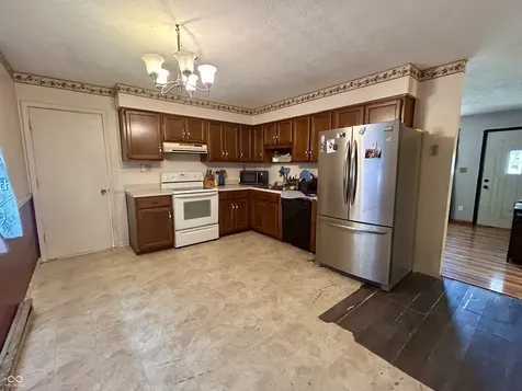 1009 W Walnut Brownstown IN 47220