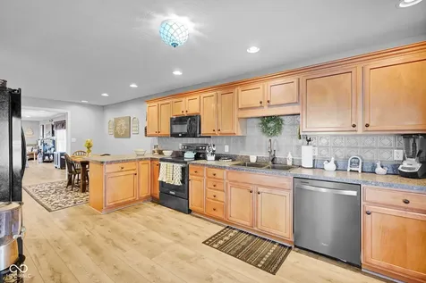 3325 Sycamore Drive Columbus IN 47203
